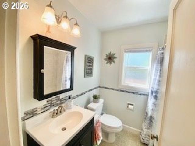 255 W FAIRFIELD St, Gladstone, OR 97027