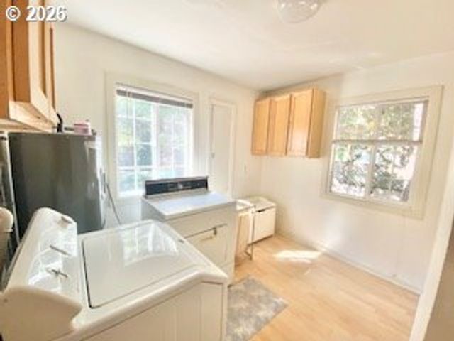 255 W FAIRFIELD St, Gladstone, OR 97027