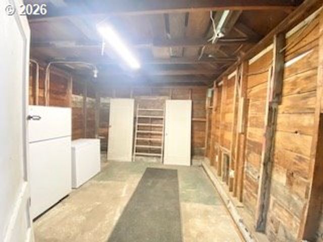 255 W FAIRFIELD St, Gladstone, OR 97027