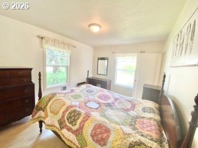 255 W FAIRFIELD St, Gladstone, OR 97027