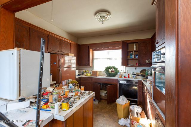 1116 W Elizabeth Street, Clinton, NC 28328