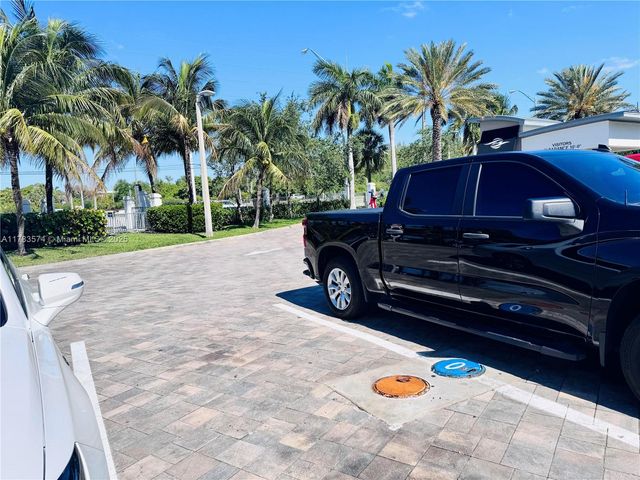 17211 Biscayne Blvd, Boat Slip 15, North Miami Beach, FL 33160