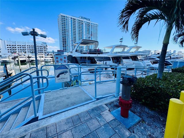 17211 Biscayne Blvd, Boat Slip 15, North Miami Beach, FL 33160