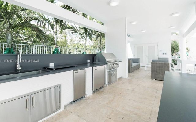 17211 Biscayne Blvd, Boat Slip 15, North Miami Beach, FL 33160