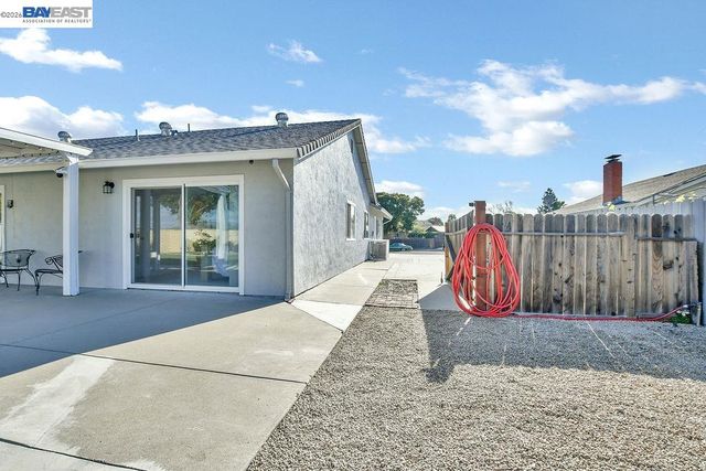 1972 Carnation Cir, Livermore, CA 94551