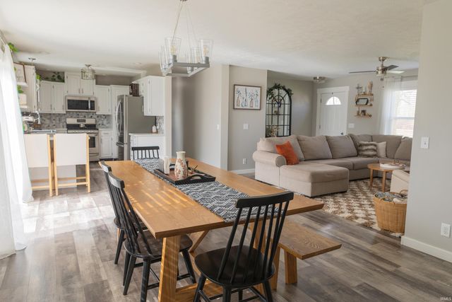 12560 N 825 E Road, Syracuse, IN 46567