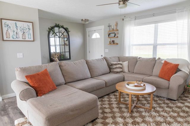 12560 N 825 E Road, Syracuse, IN 46567