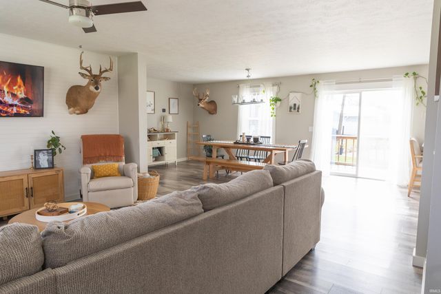 12560 N 825 E Road, Syracuse, IN 46567