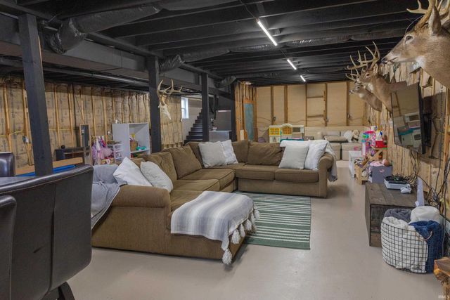 12560 N 825 E Road, Syracuse, IN 46567