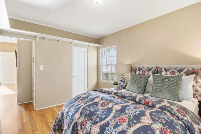 3911 California, San Diego, CA 92110