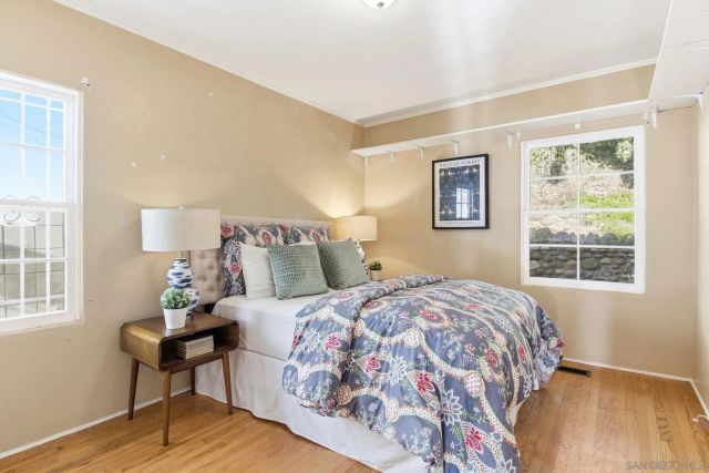 3911 California, San Diego, CA 92110