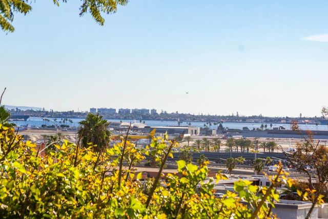 3911 California, San Diego, CA 92110