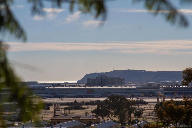 3911 California, San Diego, CA 92110