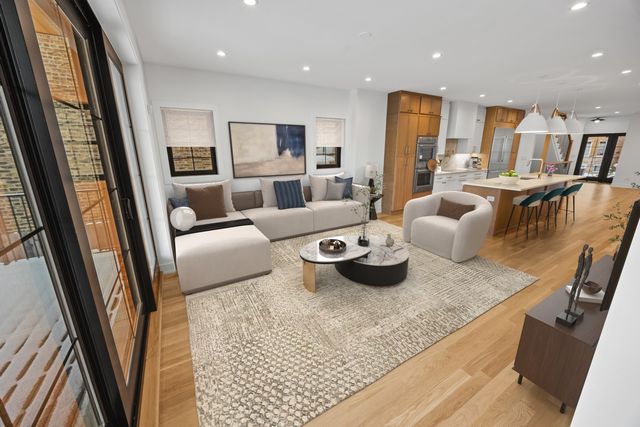 2620 N Mozart Street, Chicago, IL 60647