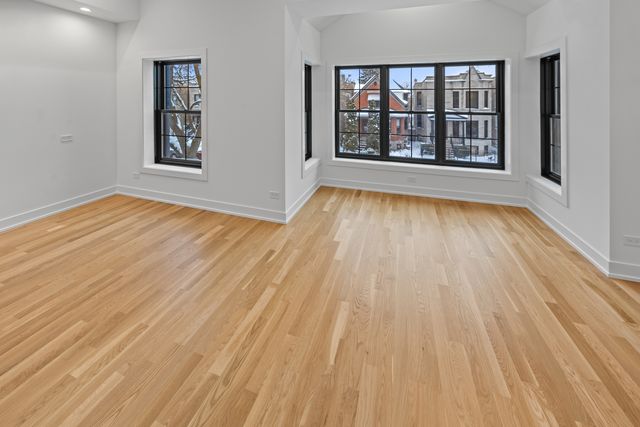 2620 N Mozart Street, Chicago, IL 60647