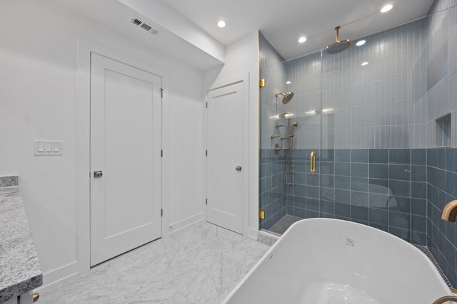 2620 N Mozart Street, Chicago, IL 60647