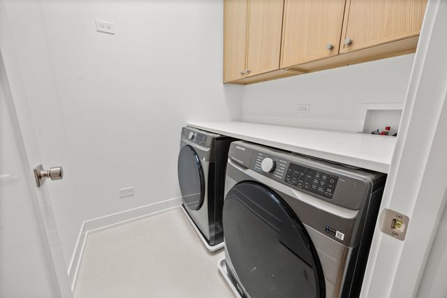 2620 N Mozart Street, Chicago, IL 60647