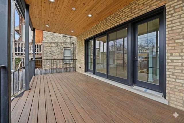 2620 N Mozart Street, Chicago, IL 60647