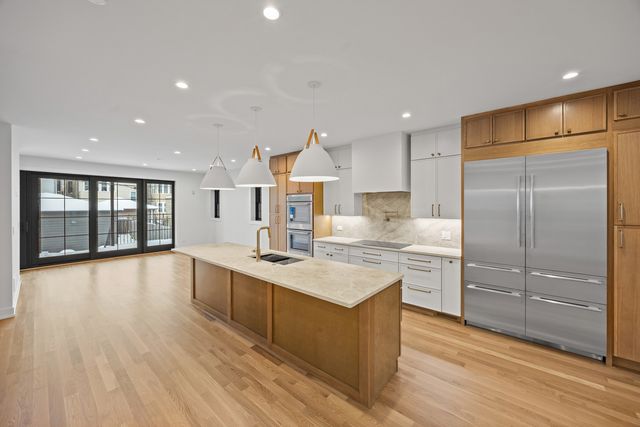 2620 N Mozart Street, Chicago, IL 60647