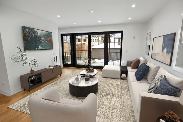 2620 N Mozart Street, Chicago, IL 60647