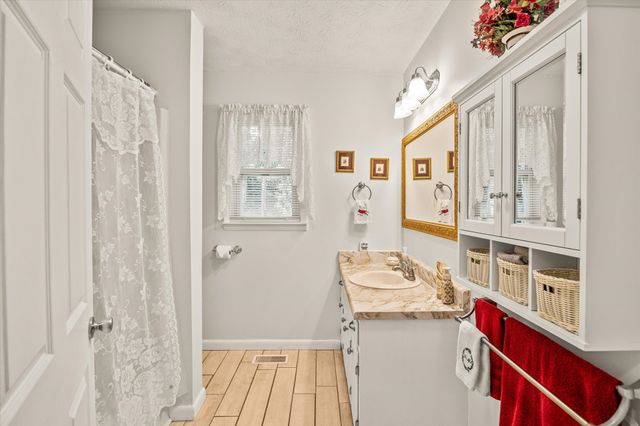 43 Quarry St, Sparta, TN 38583