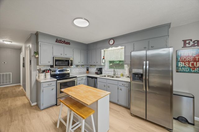 43 Quarry St, Sparta, TN 38583