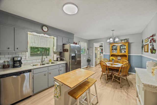 43 Quarry St, Sparta, TN 38583