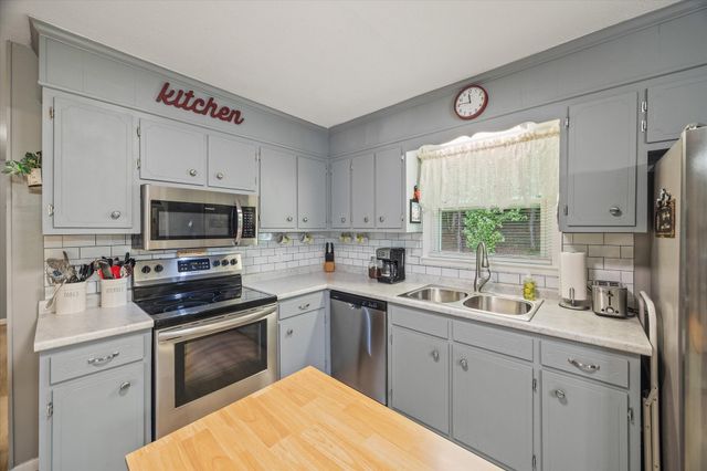 43 Quarry St, Sparta, TN 38583