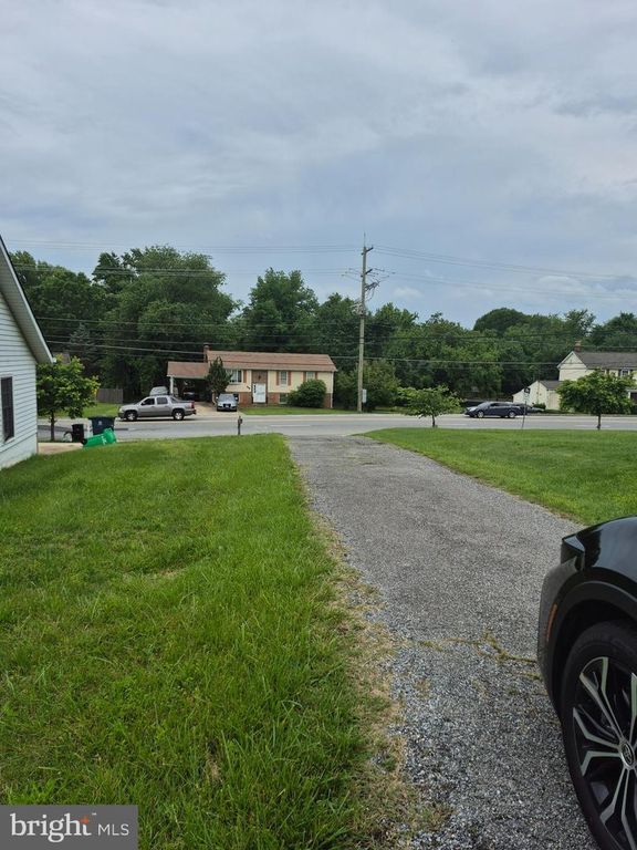 6706 SURRATTS RD, Clinton, MD 20735
