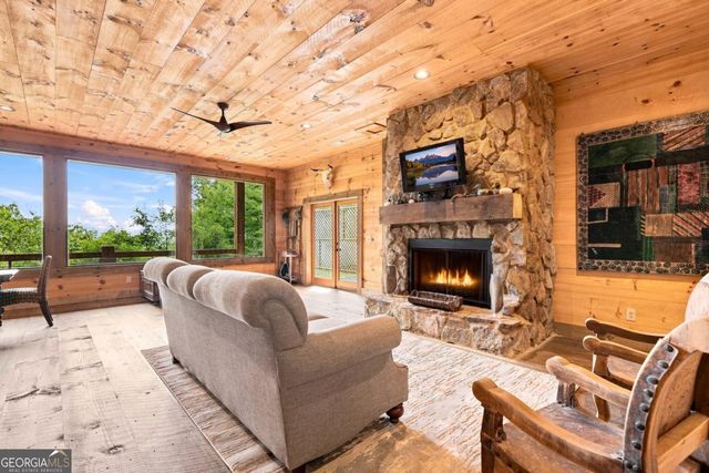 476 Deer Crest Road 23, Blue Ridge, GA 30513