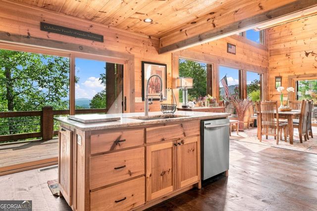 476 Deer Crest Road 23, Blue Ridge, GA 30513