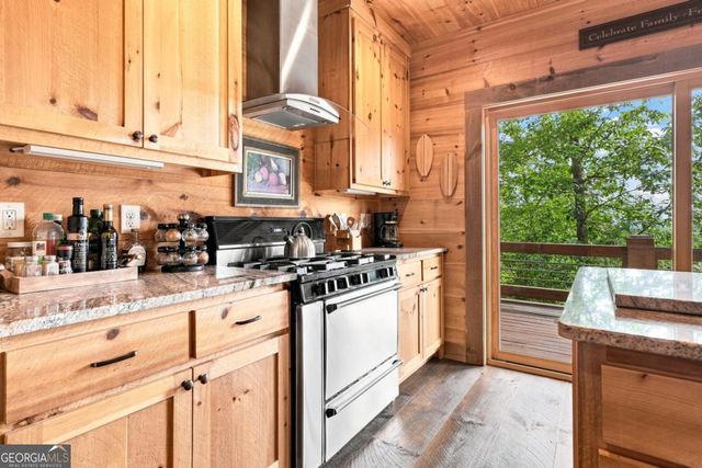 476 Deer Crest Road 23, Blue Ridge, GA 30513