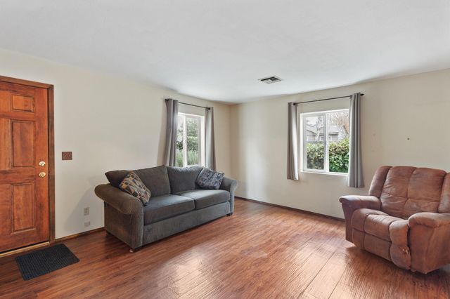 1400 Playford Lane, Grants Pass, OR 97527