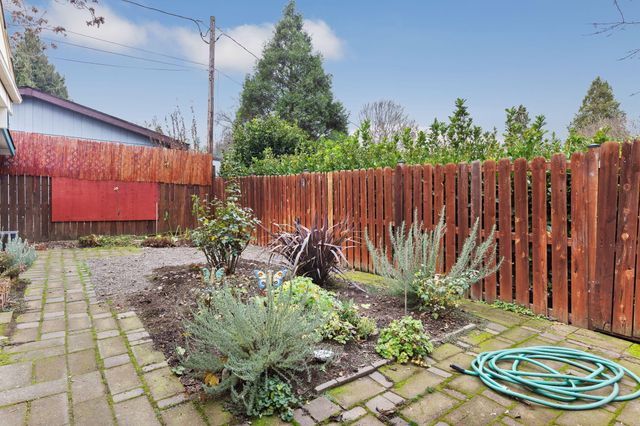 1400 Playford Lane, Grants Pass, OR 97527