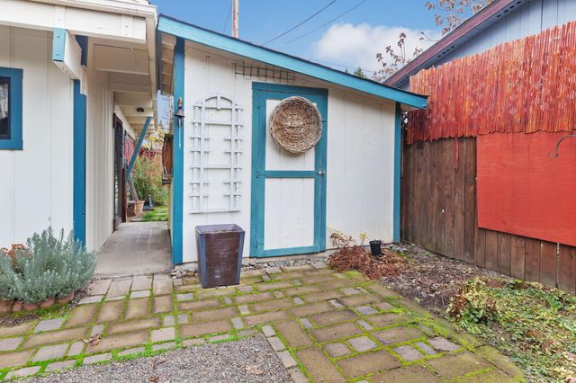 1400 Playford Lane, Grants Pass, OR 97527