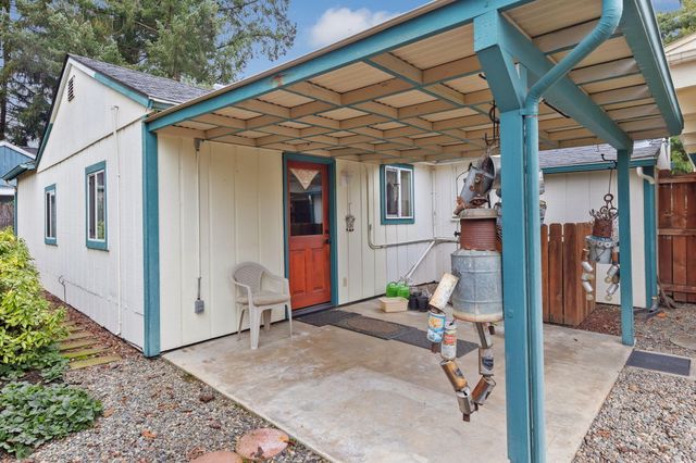 1400 Playford Lane, Grants Pass, OR 97527