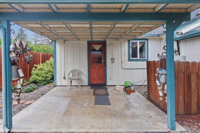 1400 Playford Lane, Grants Pass, OR 97527