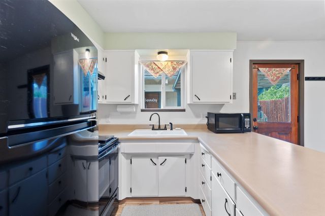 1400 Playford Lane, Grants Pass, OR 97527