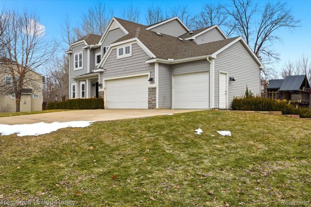613 Chrystal Downs Court, Brighton Township, MI 48114
