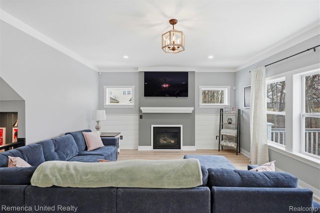 613 Chrystal Downs Court, Brighton Township, MI 48114