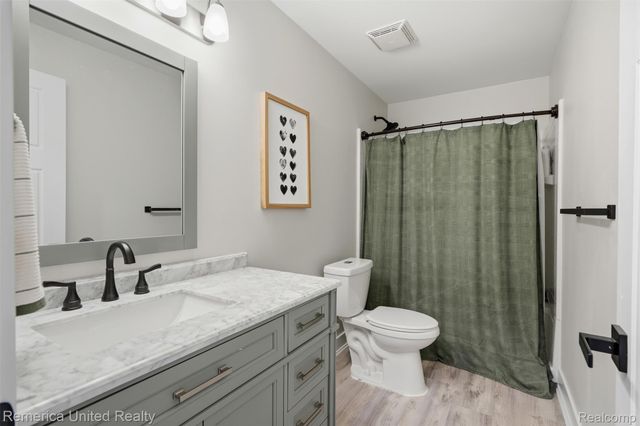 613 Chrystal Downs Court, Brighton Township, MI 48114