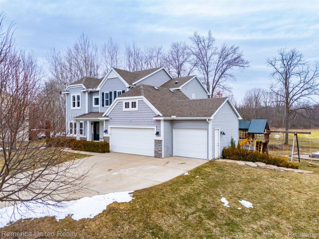 613 Chrystal Downs Court, Brighton Township, MI 48114