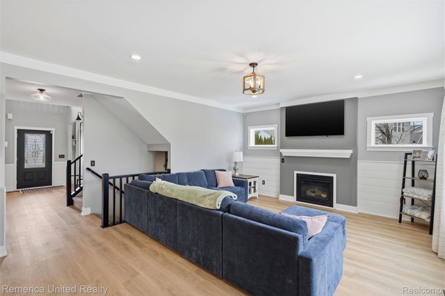 613 Chrystal Downs Court, Brighton Township, MI 48114