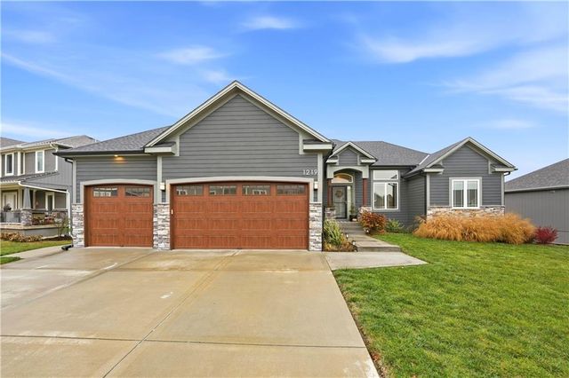 1219 N Heartland Avenue, Independence, MO 64056