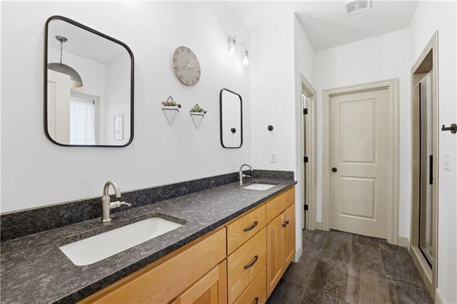 1219 N Heartland Avenue, Independence, MO 64056