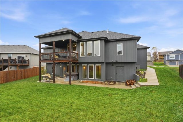 1219 N Heartland Avenue, Independence, MO 64056