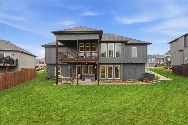 1219 N Heartland Avenue, Independence, MO 64056