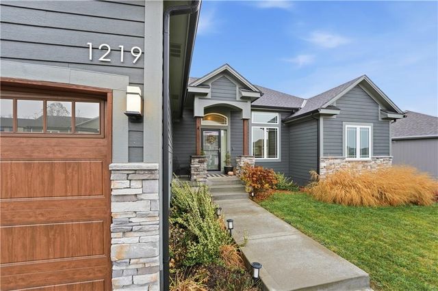1219 N Heartland Avenue, Independence, MO 64056