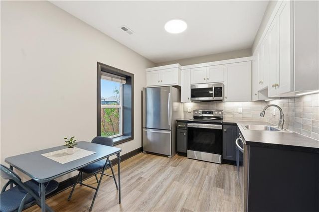 1219 N Heartland Avenue, Independence, MO 64056