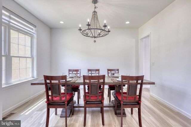 1549 CAMBRIDGE DR, Lebanon, PA 17042
